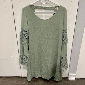 NWT Francesca's Green Bell Sleeve Mini Dress